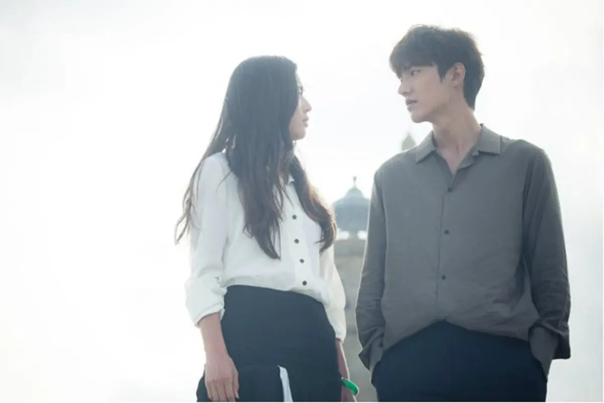 [Bintang] Lee Min Ho - Jun Ji Hyun Lebih Mesra di Legend of the Blue Sea