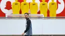 Pelatih Bayer Leverkusen, Xabi Alonso saat memimpin latihan jelang laga Grup B Liga Champions 2022/2023 di Leverkusen, Jerman, 31 Oktober 2022. (AFP/Sascha Schuermann)