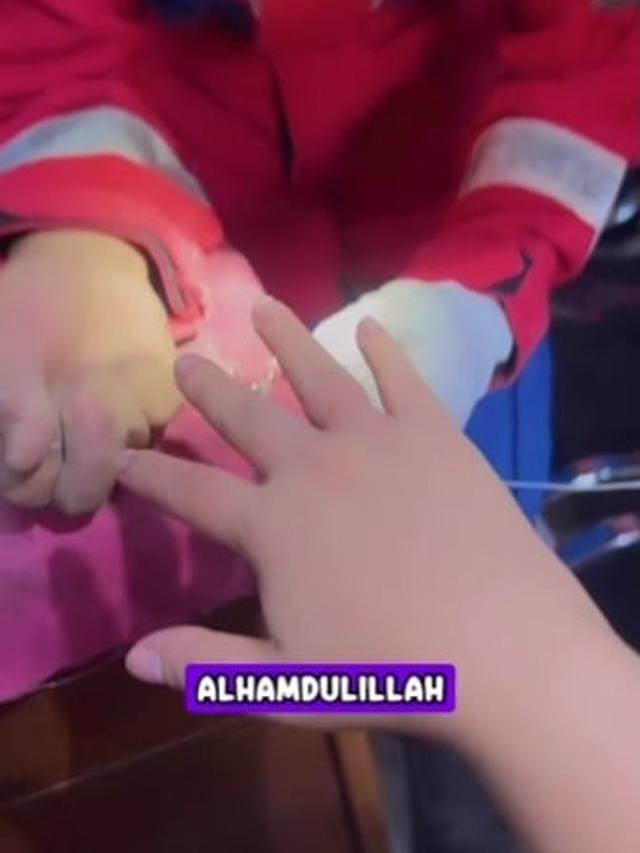 Sempat Gagal Tiga Kali, Kiky Saputri Minta Bantuan Pemadam Kebakaran untuk Lepas Cincin Menjelang Lahiran