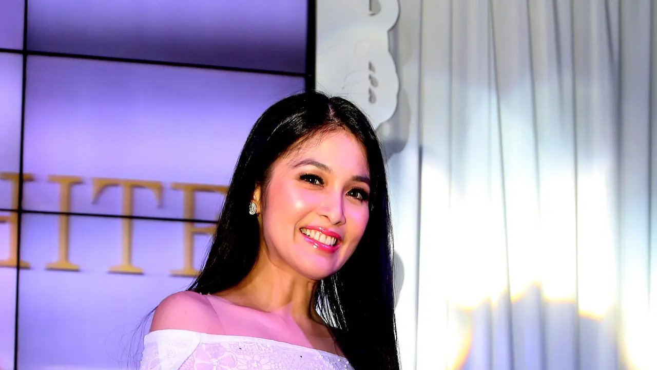 [Bintang] Sandra Dewi