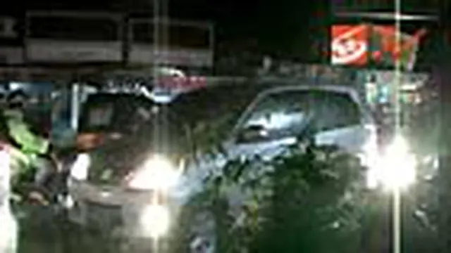 Hujan Angin Kacaukan Jakarta
