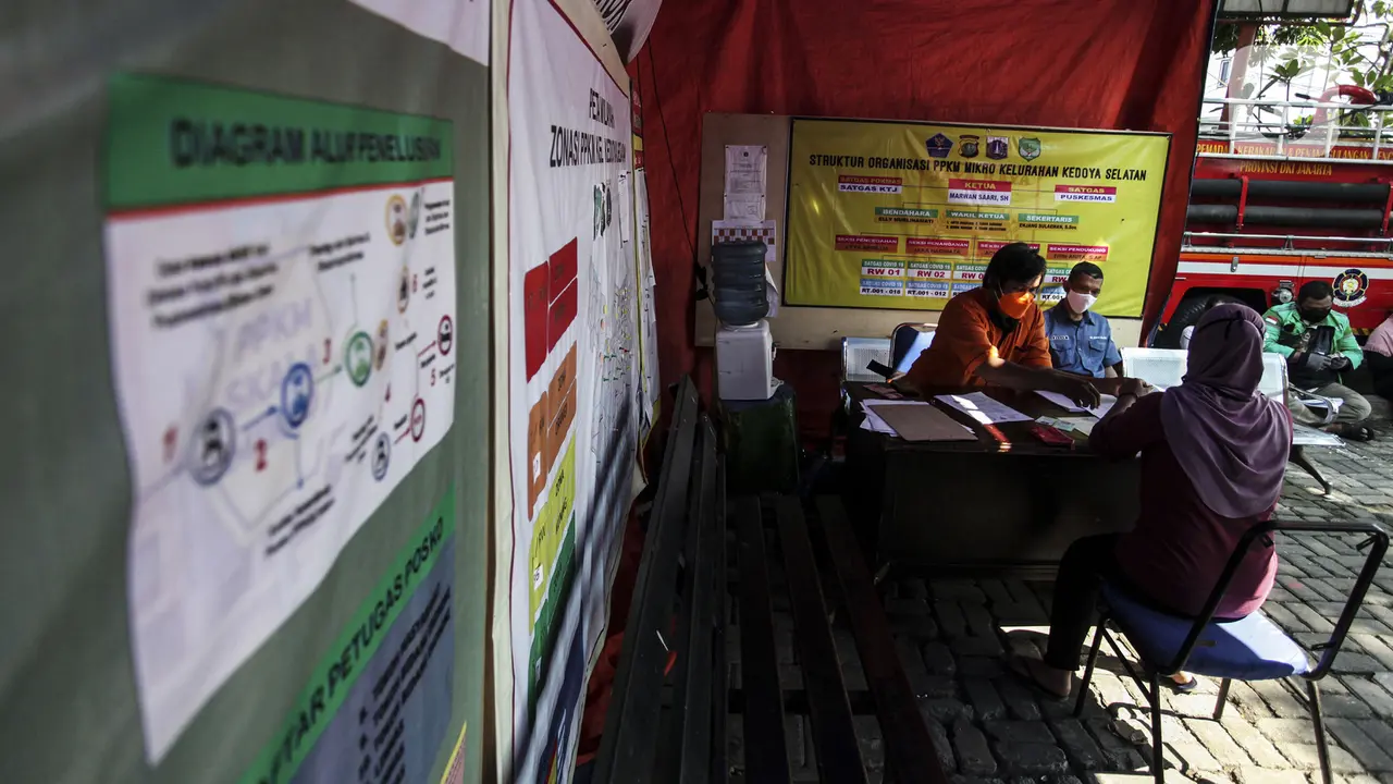 FOTO: Penyaluran Bansos untuk Warga Terdampak Pandemi COVID-19