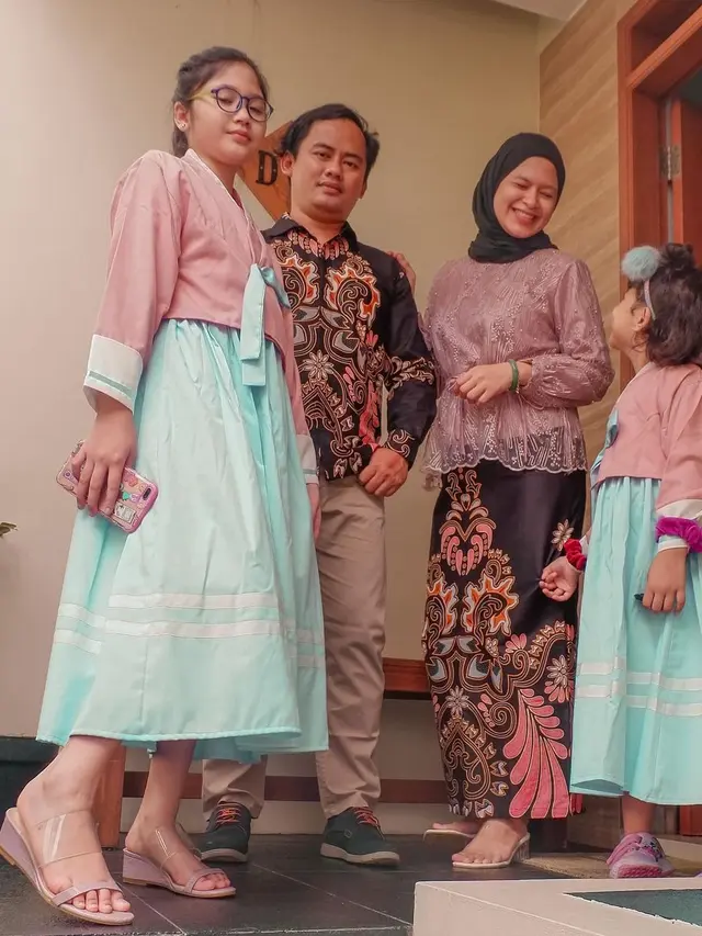 Dulu Tampil Tomboy, Ini 6 Potret Terbaru Zhi Alatas yang Memesona Pakai Hijab