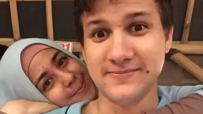 Risty Tagor dan Stuart Collin