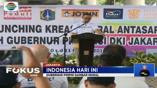 Pengecatan kali ini melibatkan pelajar SMA di Jakarta untuk dibebaskan berkreasi dan menghias tiang.