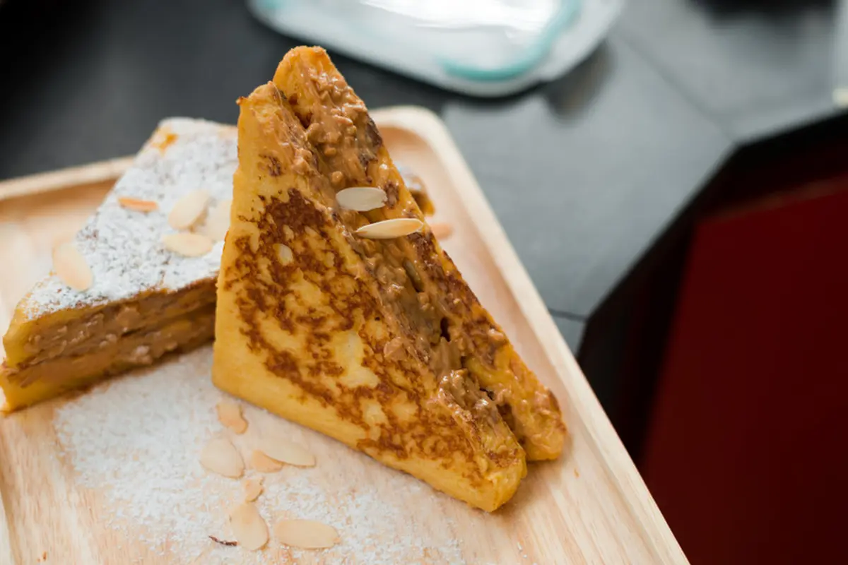 hong kong french toast roti bakar