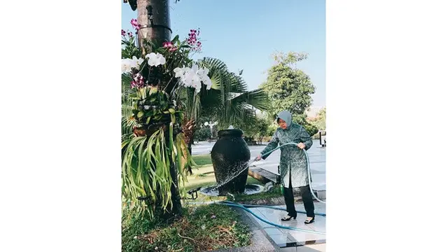 5 Momen Walikota Surabaya Ikut Bersihkan Lingkungan, Patut Dicontoh