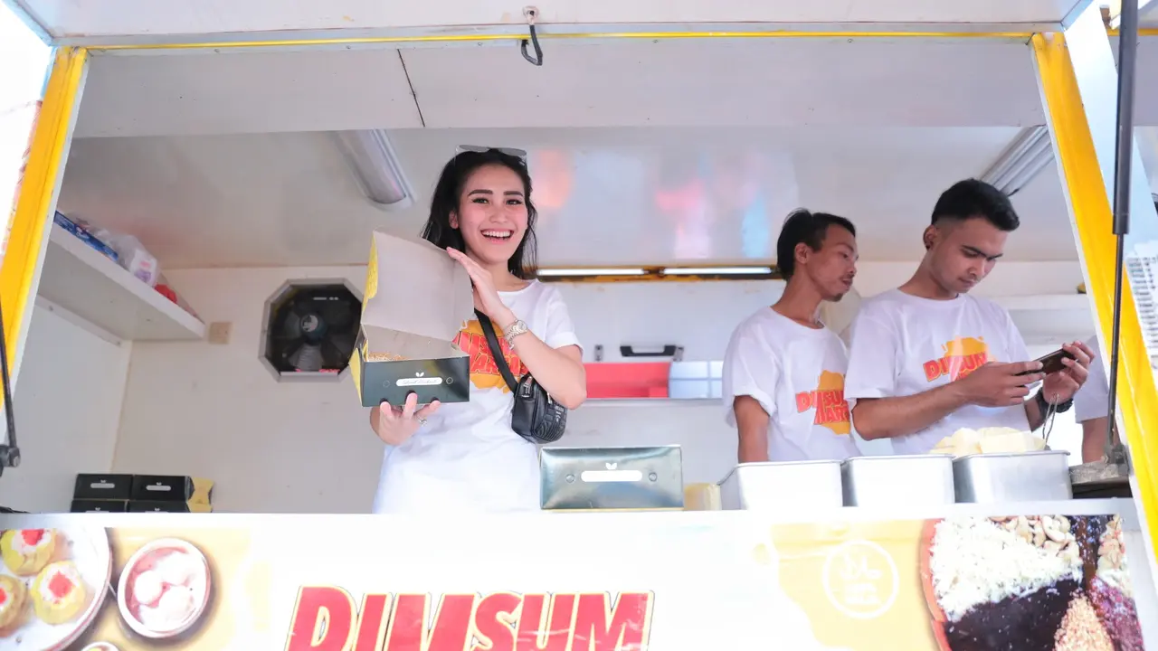 [Bintang] Ayu Ting Ting