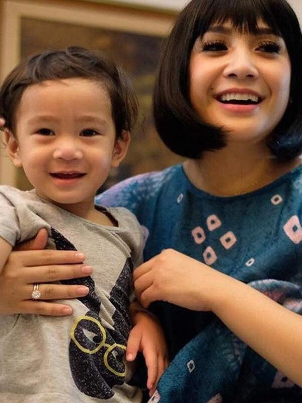 Pesona Nagita Slavina saat berambut pendek, bikin pangling dan banjir pujian. (Sumber: KapanLagi)