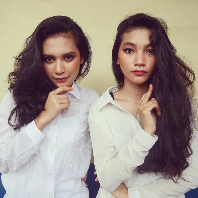 6 Potret Kekompakan Indah Permatasari dengan Adik Perempuannya Ini Curi Perhatian