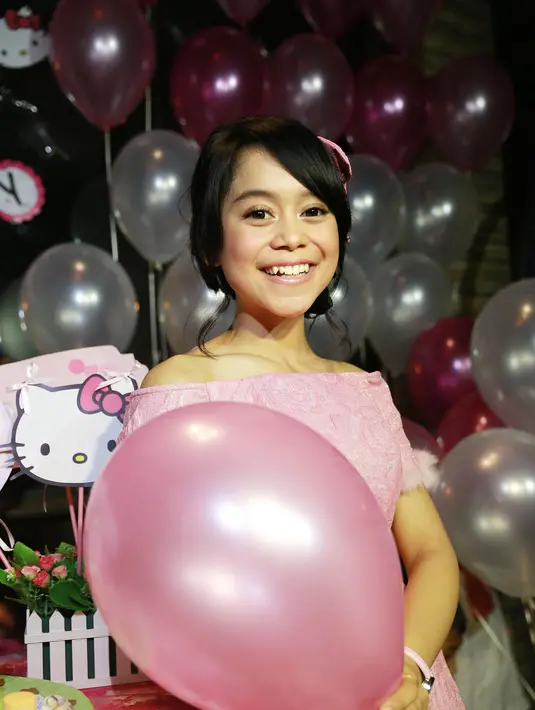 Dalam pesta itu, Penyanyi Dangdut Wanita Paling Ngetop dalam SCTV Music Awards 2016 itu mengenang saat dirinya sedang merintis kariernya terjun ke industri musik. (Galih W. Satria/Bintang.com)