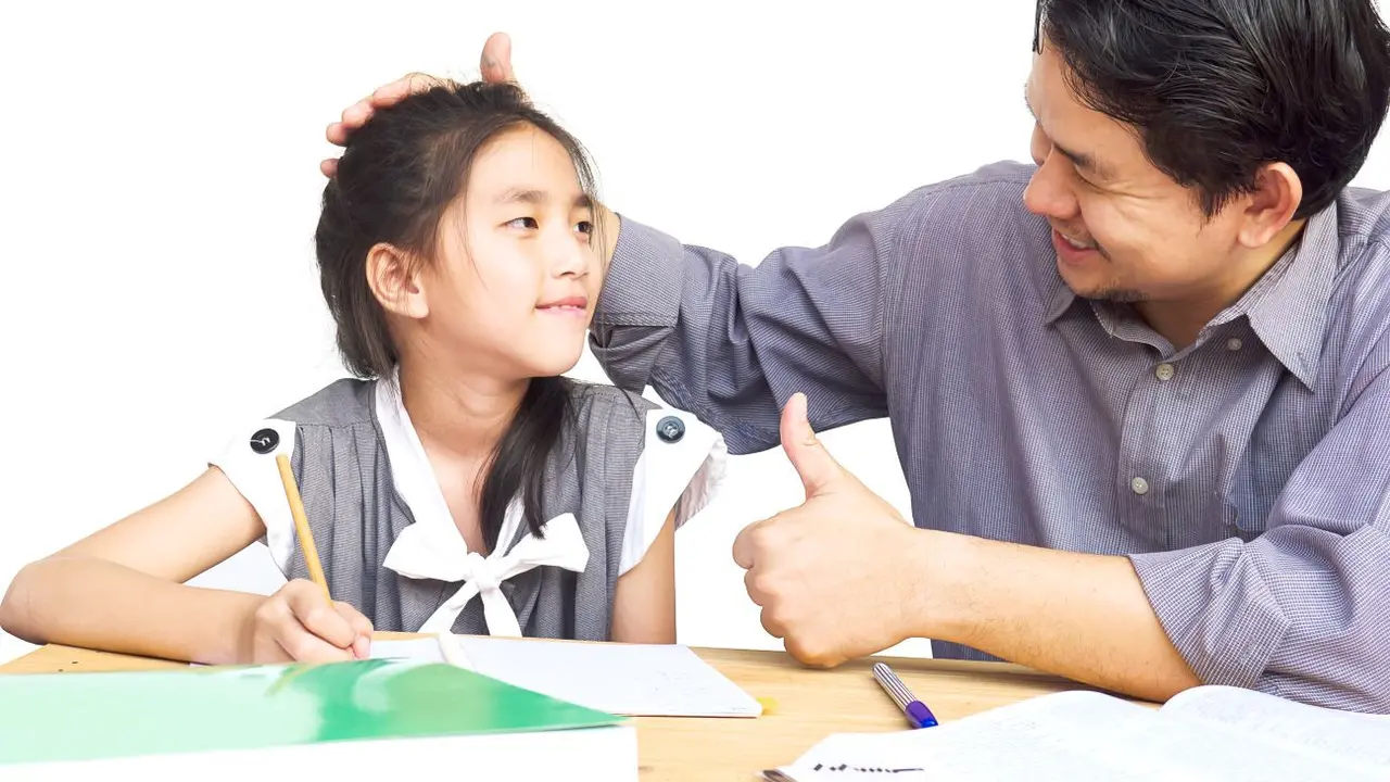 Kenali 5 Strategi Mengajarkan Anak Jadi Pendengar Baik Sejak Usia Dini (photo by freepik.com)