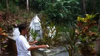 Makam Penganging, salah satu penyebar Islam Masade di Kampung Bukide, Kecamatan Nusa Tabukan, Kabupaten Kepulauan Sangihe, Sulawesi Utara. (Liputan6.com/Yoseph Ikanubun)