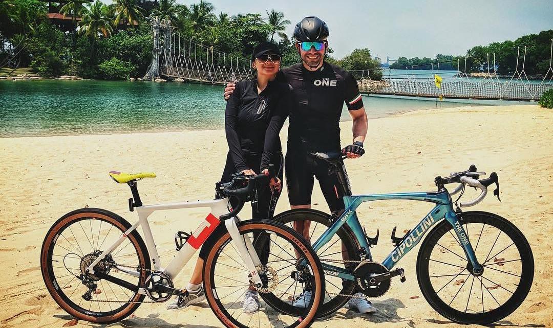 Tata Cahyani dan Bobby Tonelli [foto: instagram.com/btonelli]