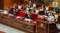 Ketua DPR RI Puan Maharani (kanan) bersama Wakil Ketua DPR RI Sufmi Dasco Ahmad, Lodewijk Freidrich Paulus, dan Rachmat Gobel saat memimpin jalannya Rapat Paripurna DPR RI ke-11 Masa Persidangan III Tahun Sidang 2023-2024 di Gedung Nusantara II, Kompleks Parlemen MPR/DPR-DPD, Senayan, Jakarta, Rabu (16/1/2024). Rapat perdana di tahun 2024 setelah masa reses ini beragendakan Pidato Ketua DPR RI pada Pembukaan Masa Persidangan III Tahun Sidang 2023–2024. (Liputan6.com/Faizal Fanani)