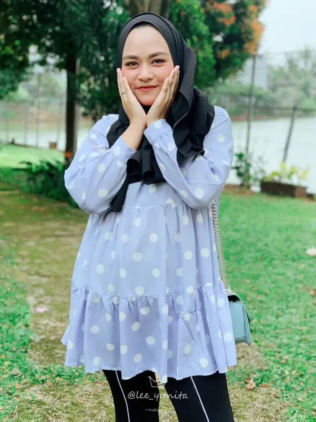 Yunita Lestari, mantan istri Daus Mini, kini berhijab (https://www.instagram.com/p/CLi1_XMDuYX/)