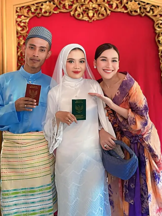 Ayu Ting Ting Hadir di Pernikahan Asistenya. [@ayutingting92]