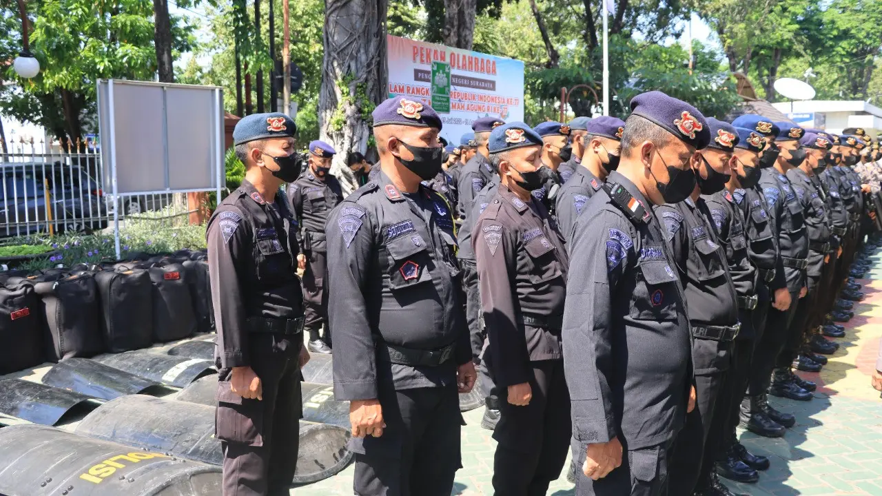 Ratusan petugas amankan sidang kasus pencabulan anak kiai Jombang MSAT. (Dian Kurniawan/Liputan6.com)