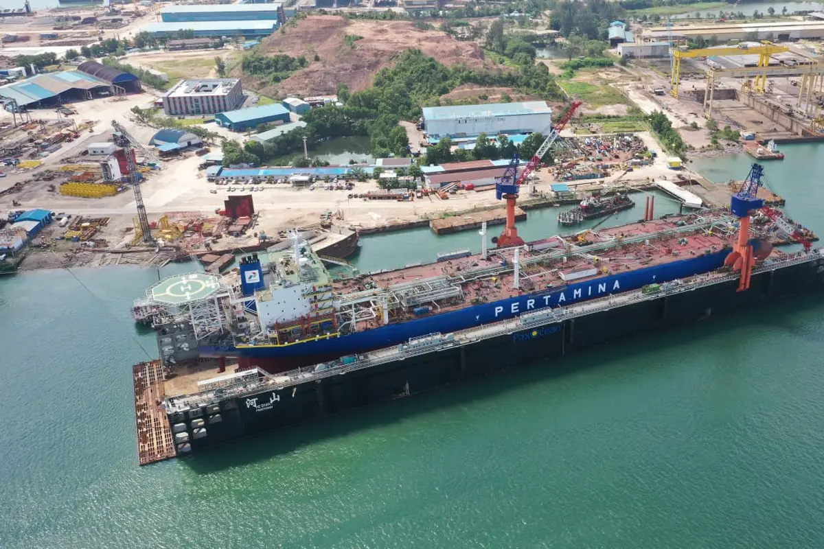 Kapal Floating Storage and Offloading (FSO) Pertamina Abherka dimiliki oleh PT Pertamina International Shipping (PIS)