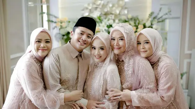 6 Pesona Kekasih Chand Kelvin yang Terpaut 12 Tahun Kenakan Dress-Baju Adat Aceh Jalani Prosesi Jelang Nikah