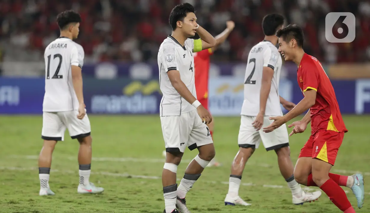 Timnas Indonesia terus melakukan segala upaya untuk bisa mencetak gol, tetapi selalu kandas hingga laga usai. (Liputan6.com/Helmi Fithriansyah)