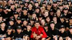  Petenis asal Serbia, Novak Djokovic berfoto bersama ballboys usai meraih trofi juara mengalahkan Andy Muray pada kejuaraan Madrid Open di Spanyol (8/5/2016).  (REUTERS/Paul Hanna) 