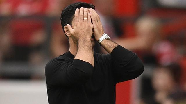 Foto: Ekspresi Pelatih di Pekan ke-6 Liga Inggris, Arteta Tutup Muka Hingga Pep Santai Kaya di Pantai