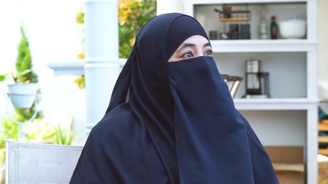 Umi Pipik Ungkap Pernah Dipoligami Mendiang Uje, Keluarga Tak Ada yang Tahu