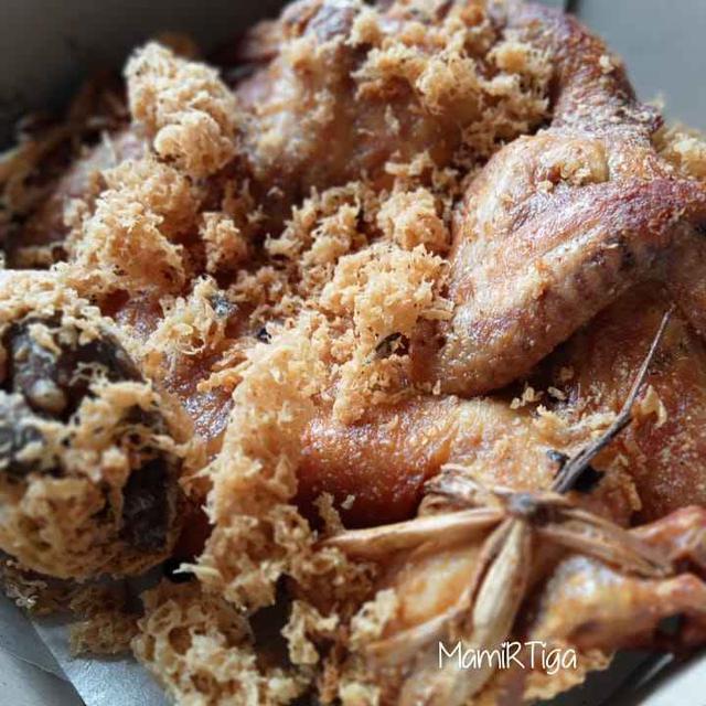 Ayam Ingkung Goreng Kremes