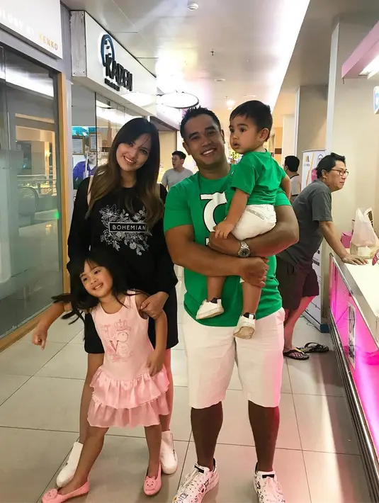 Nia Ramadhani dan Ardi Bakrie kerap menghabiskan waktu dengan berlibur ke luar negeri. (Foto: instagram.com/ramadhaniabakrie)