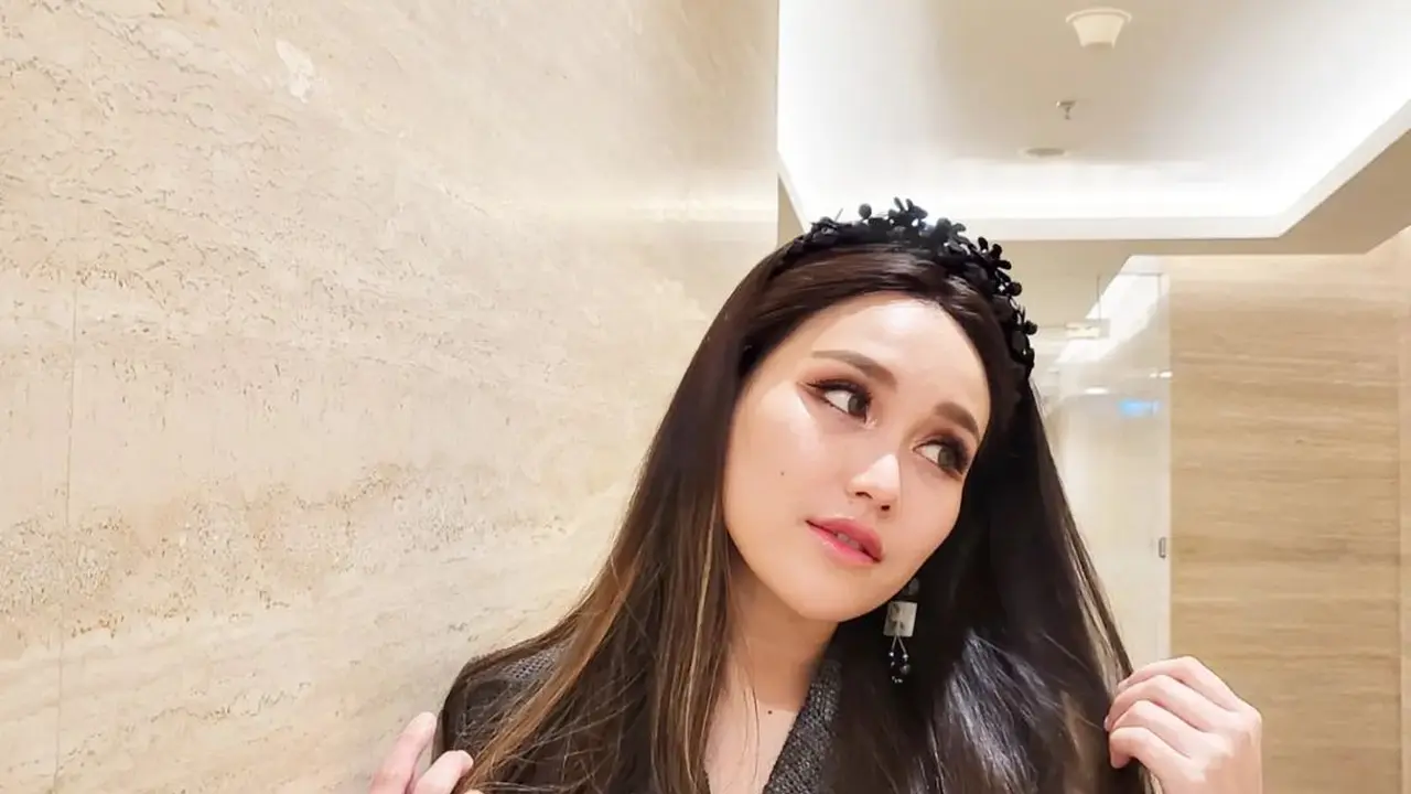 7 Potret Ayu Ting Ting Disebut Bak Idol K-Pop Ini Jadi Sorotan