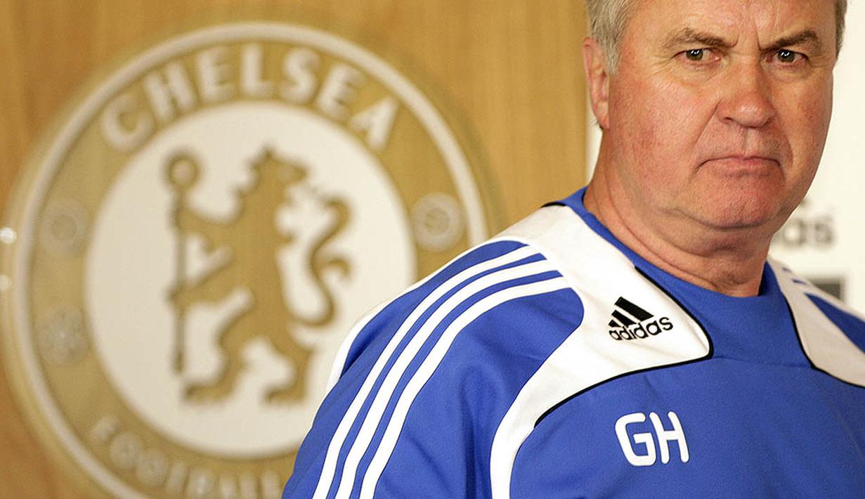 Saat itu Guus Hiddink menggantikan posisi Luiz Felipe Scolari yang dipecat. (AFP/Shaun Curry)