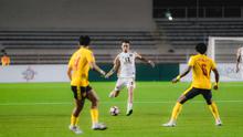 Aksi gelandang Dewa United, Ivar Jenner saat menghadapi Manila Digger dalam laga leg pertama AFC Challenge League 2025/2026 di Stadion Rizal Memorial, Manila, Kamis (5/3/2026). (Dok. Dewa United)