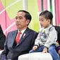 Jokowi dan Jan Ethes di pembukaan Asian Para Games 2018. (dok. Instagram @jokowi/https://www.instagram.com/p/BonrxZshJz5/?taken-by=jokowi/Putu Elmira)