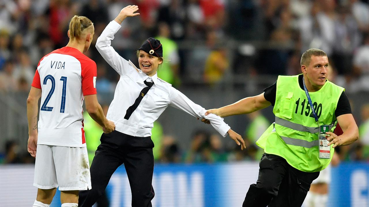 Aksi Panggung Band Punk Rusia, Pussy Riot