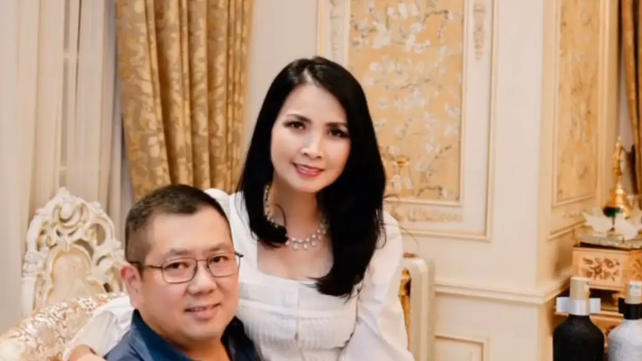 Bergaya Mewah, Ini Potret Dapur Rumah Liliana Tanoesoedibjo yang Serba Klasik dengan Nuansa KayuBergaya Mewah, Ini Potret Dapur Rumah Liliana Tanoesoedibjo yang Serba Klasik dengan Nuansa Kayu