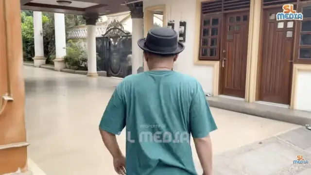 Potret Fasad Depan Rumah Sule