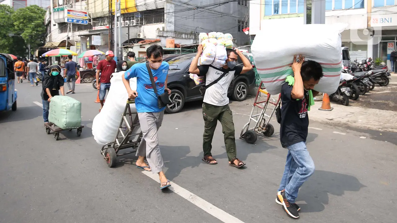 Geliat Kuli Panggung Kembali Hidup Saat PPKM Jakarta Level 3