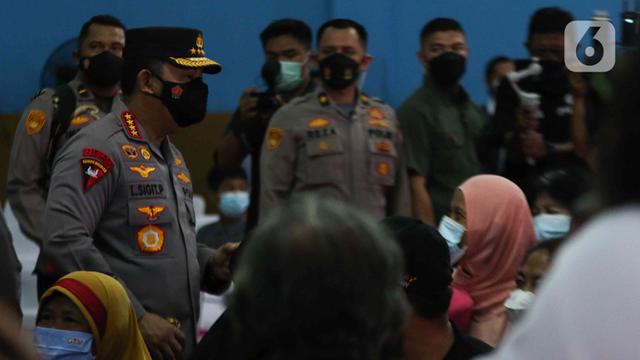 Vaksin Booster Serentak di GOR Radio Dalam