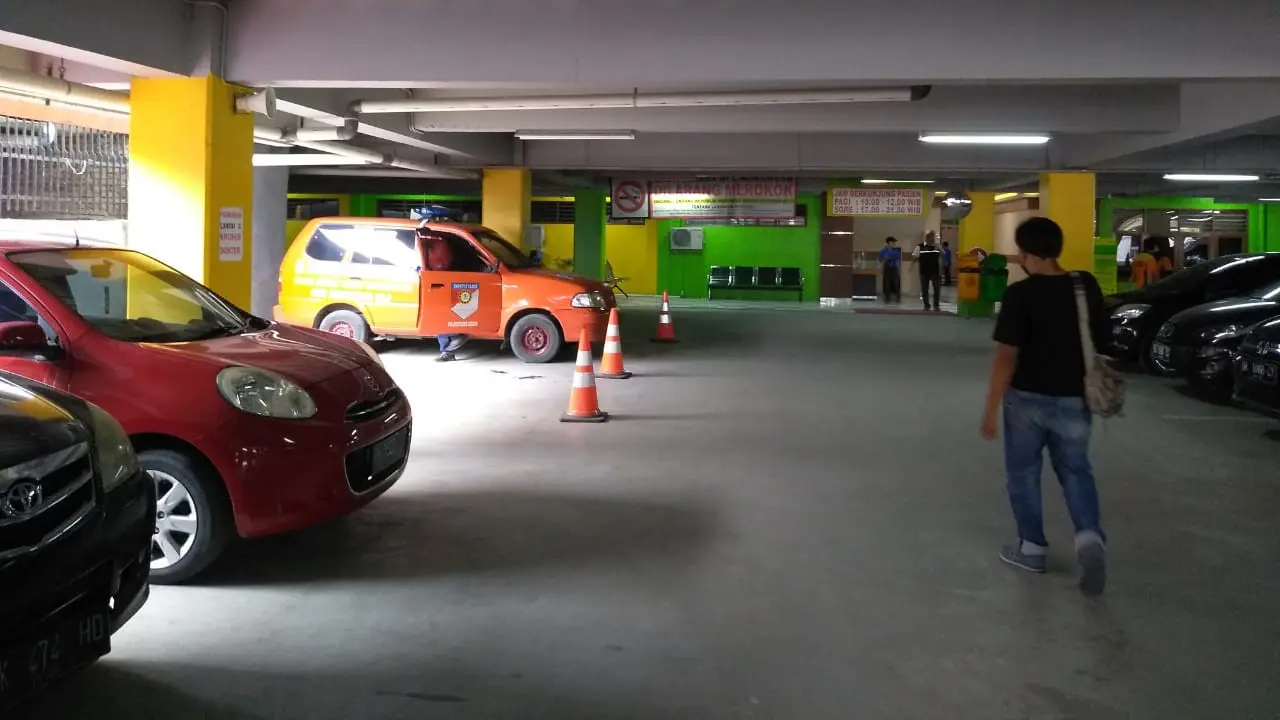 Lokasi parkir RSU Royal Prima