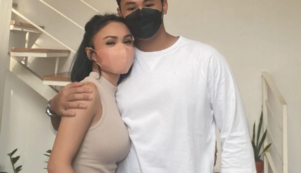 Cello Obin Siahaan adalah nama lengkap putra Yuni Shara tersebut. (FOTO: instagram.com/yunishara36)