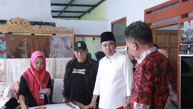 Hari Pertama Program Bunga Desaku di Ambulu, Bupati Jember Tinjau Puskesmas hingga Bocorkan Rencana Tol Lewati Jember