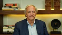 Pendiri Bridgewater Associates Ray Dalio saat berada di Nusa Dua, Bali, untuk menghadiri Forum Indonesia Afrika Kedua. (Ist)