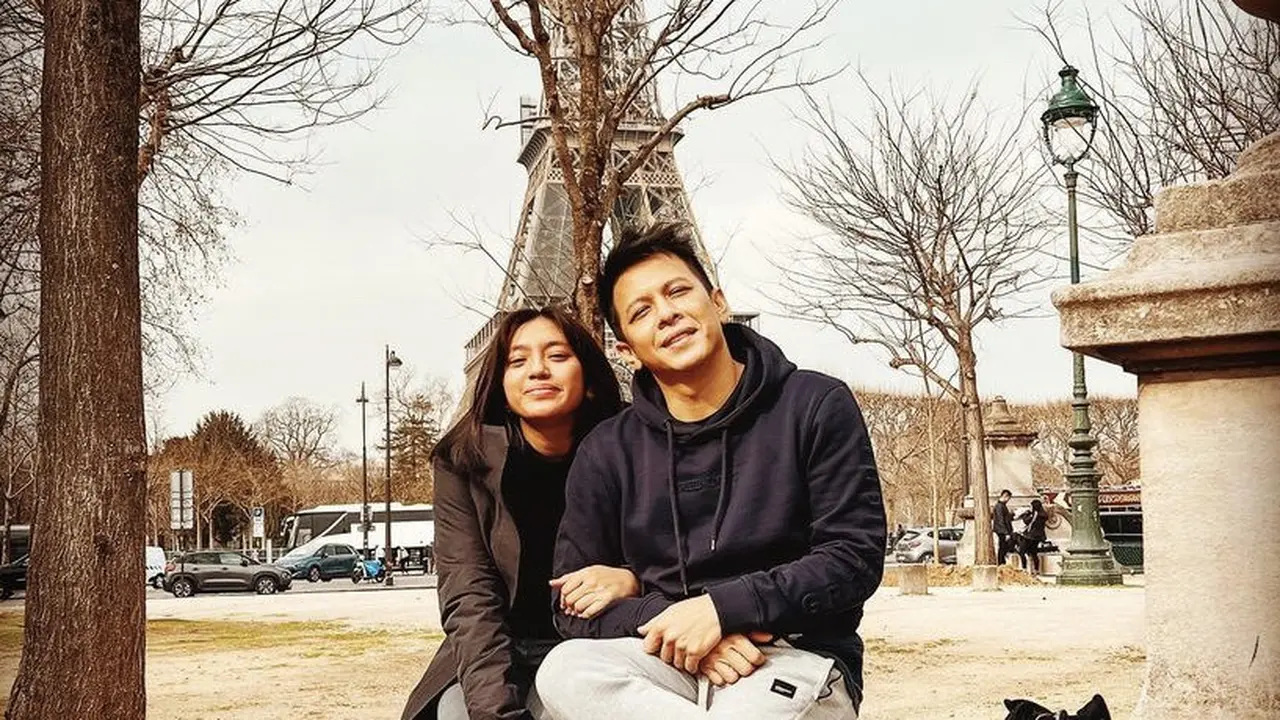 5 Potret Tampilan Alleia, Putri Ariel NOAH Akrab dengan Tyna dan Anya Geraldine di Paris