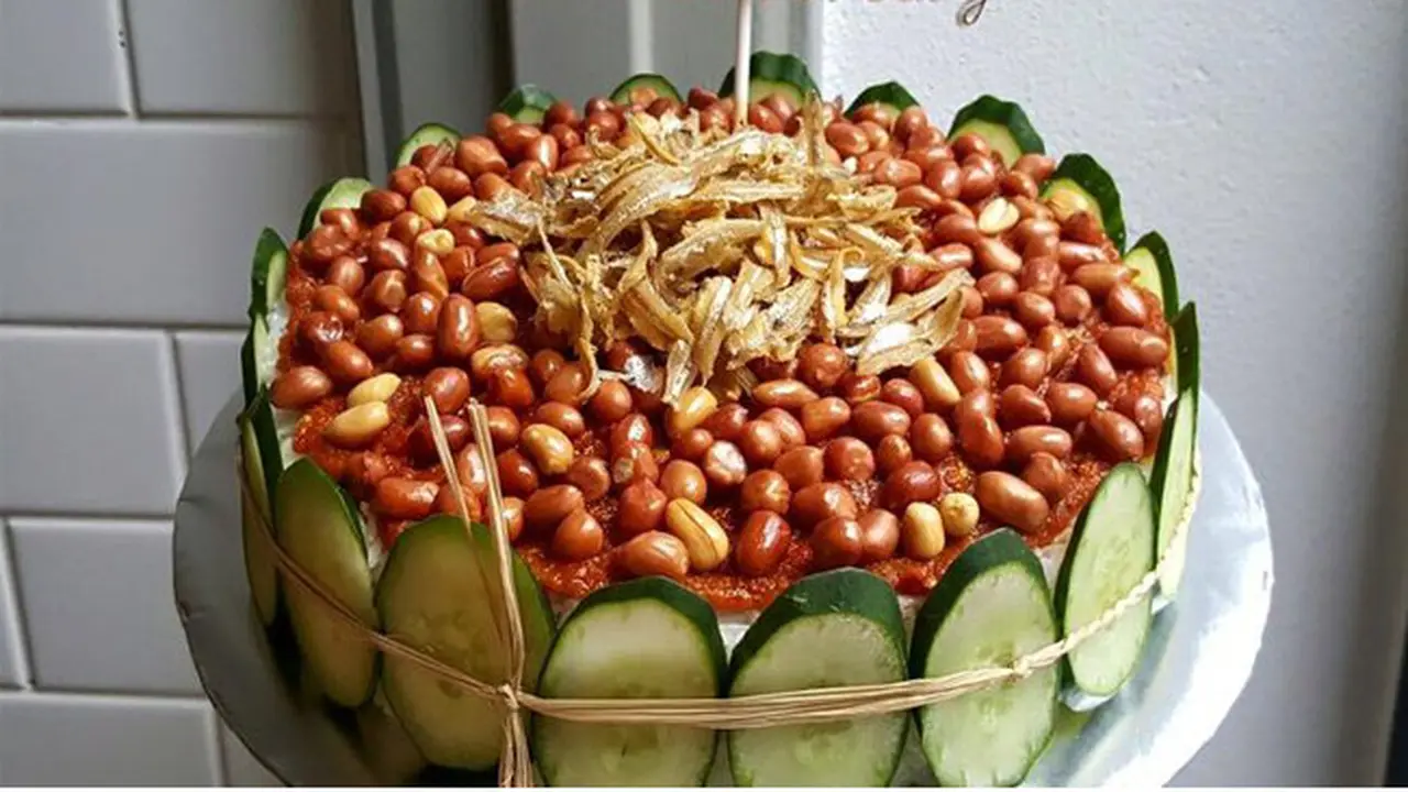 Tren, Kue Ulang Tahun dari Nasi Uduk, Apa Uniknya?