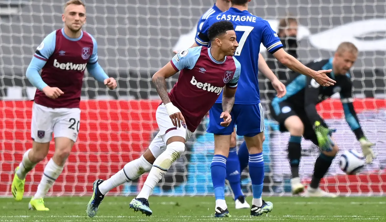 Lingard membuka keunggulan West Ham pada menit ke-30 lewat tembakan kaki kanan dari bagian tengah kotak penalti ke sudut bawah gawang. Sementara gol keduanya lahir jelang berakhirnya babak pertama. (Foto: AFP/Pool/Justin Setterfield)