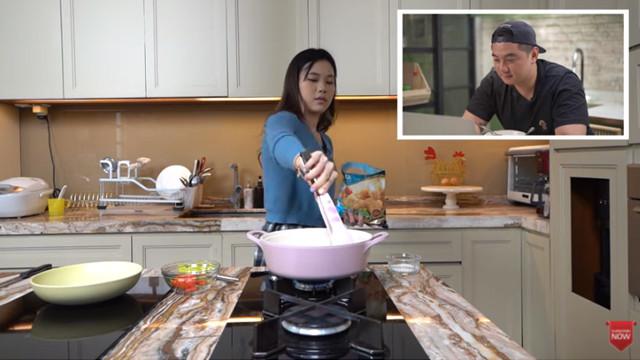 Nugget Geprek Viral, Chef Arnold Ajarin Jessica Jane Bikin Sendiri di Rumah