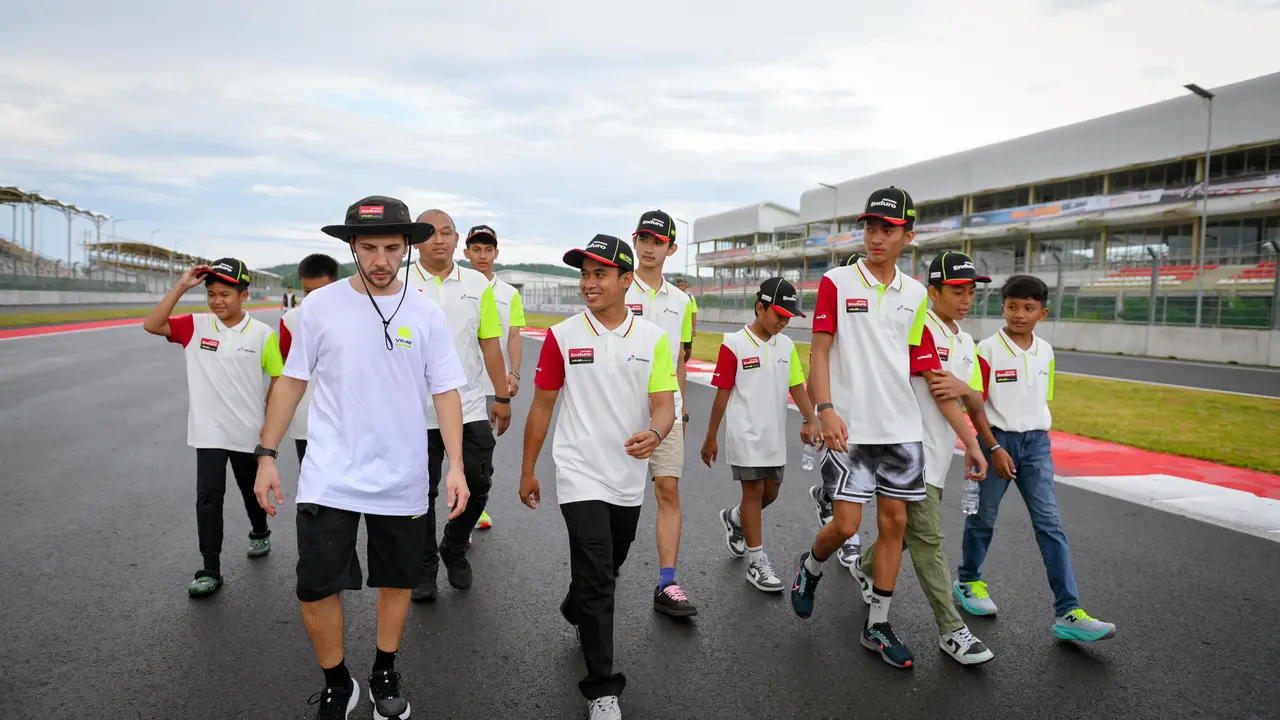 VR46 Riders Academy Beri Pelatihan untuk Talenta Balap Muda Indonesia di Mandalika