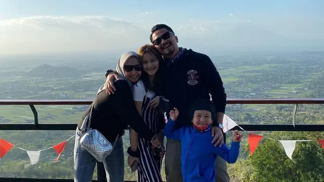 6 Momen Kebersamaan Deswita Maharani dan Anak Sambung, Penuh Kehangatan