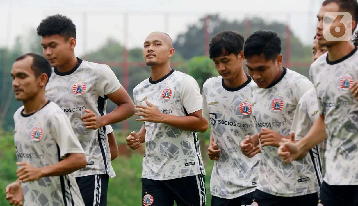 Pemain baru Persija Jakarta, Dandi Maulana, mengikuti sesi latihan di Nirwana Park, Sawangan, Jawa Barat, Rabu (4/1/2023). Pertandingan terdekat yang akan dihadapi Macan Kemayoran adalah melawan Persib Bandung pada laga tunda putaran pertama BRI Liga 1. (Bola.com/M Iqbal Ichsan)